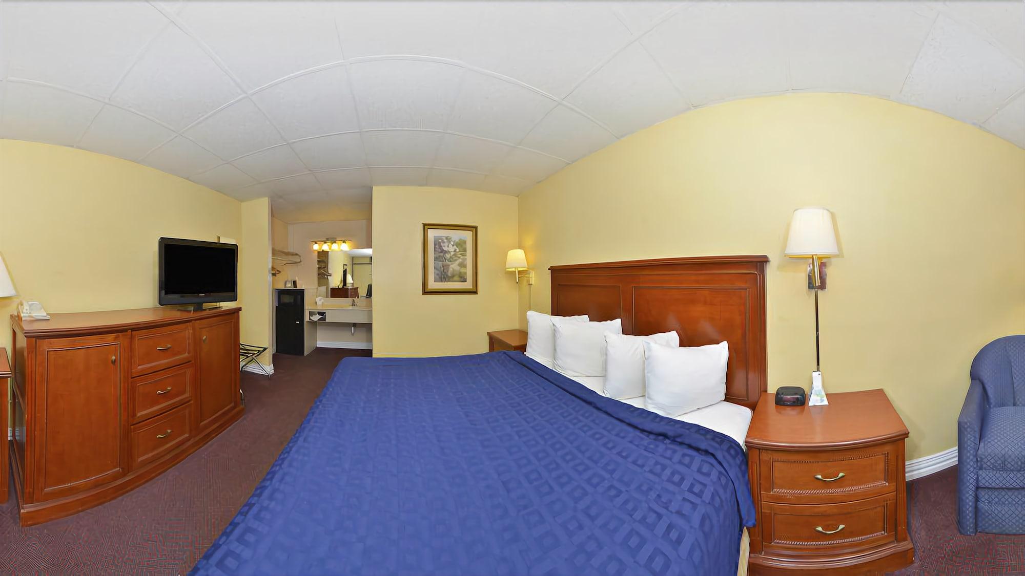 Americas Best Value Inn Hillsboro Exterior photo