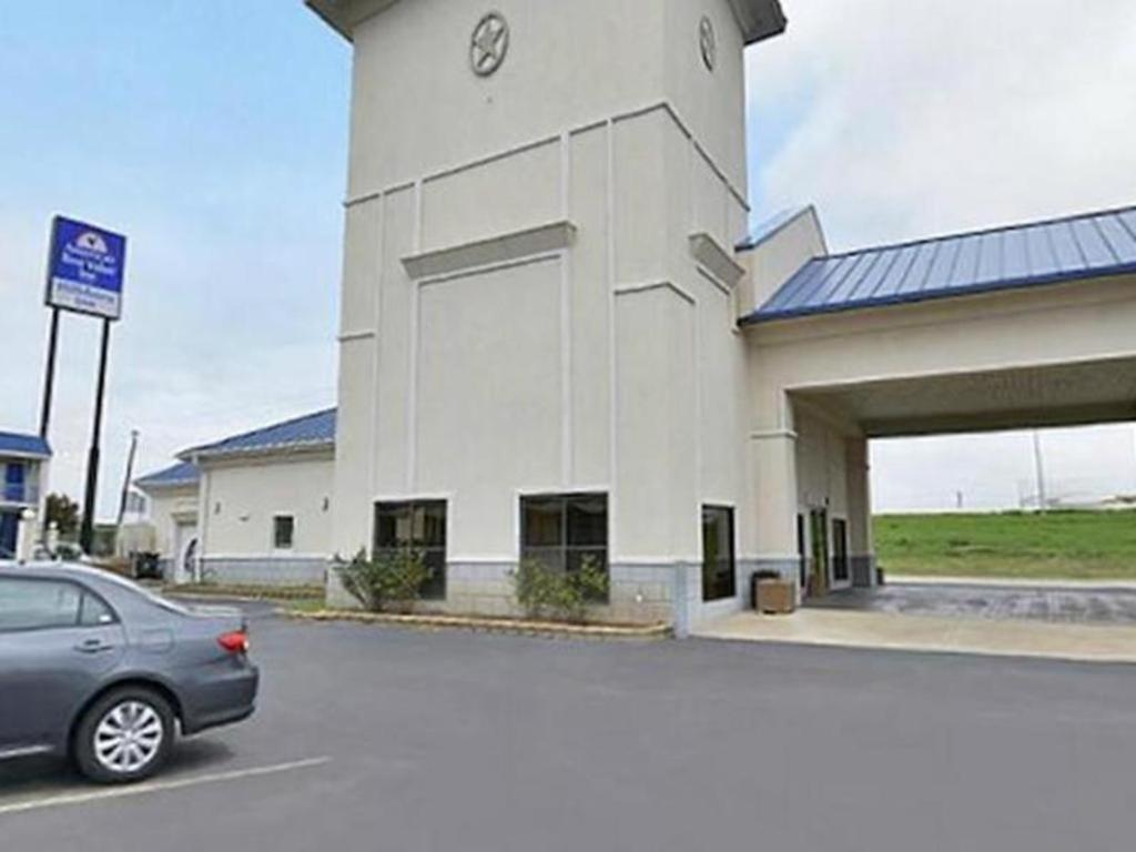 Americas Best Value Inn Hillsboro Exterior photo