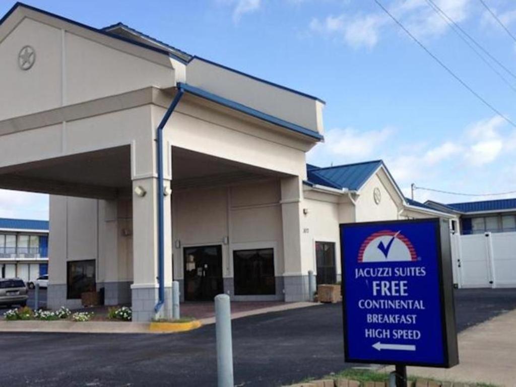 Americas Best Value Inn Hillsboro Exterior photo
