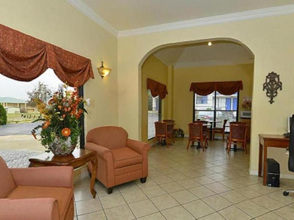 Americas Best Value Inn Hillsboro Exterior photo