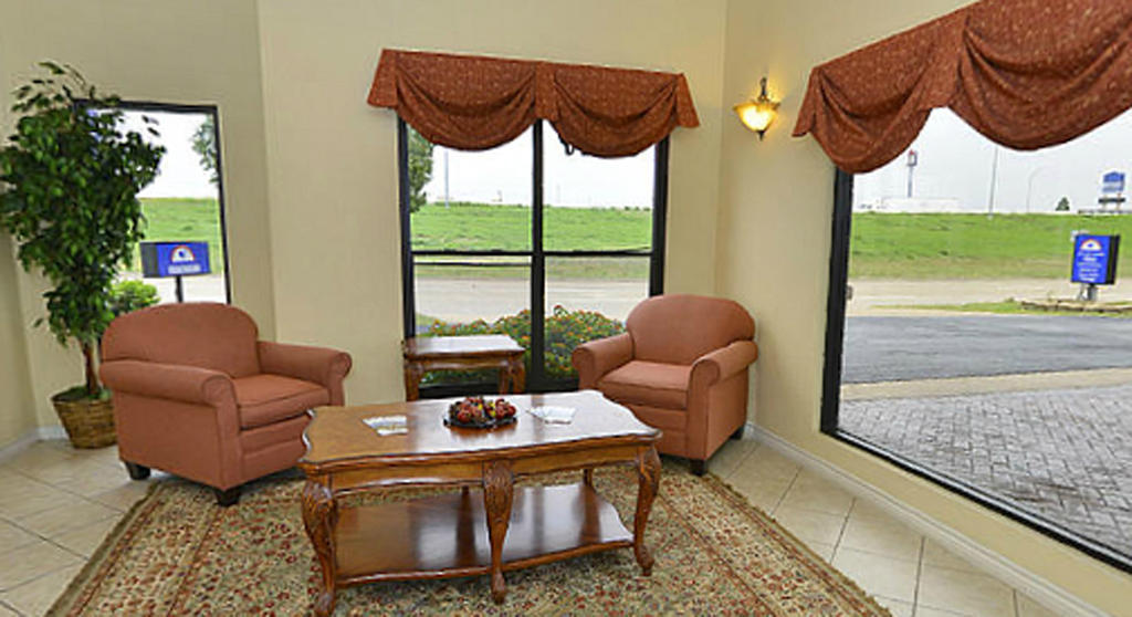 Americas Best Value Inn Hillsboro Exterior photo
